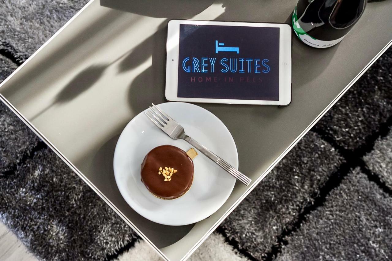 Grey Suites Печ Экстерьер фото